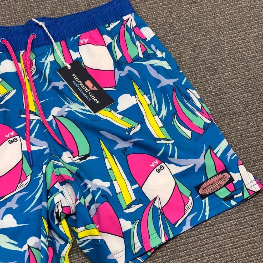 Vineyard Vines Mens 7 Inch Printed Chappy Sailboat Swim Trunks Blue Medium NEW
